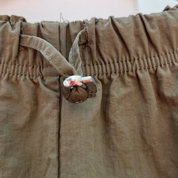 Parachute Pants Army Green with draw string waist and pant let, 3 pocket size M - Picture 2 of 10